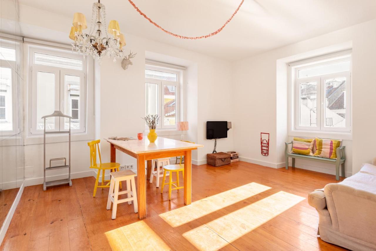 Joivy Chic 2Br Apt In Bairro Alto, 2Mins To Sao Pedro De Alcantara Viewpoint Lisbon Exterior photo