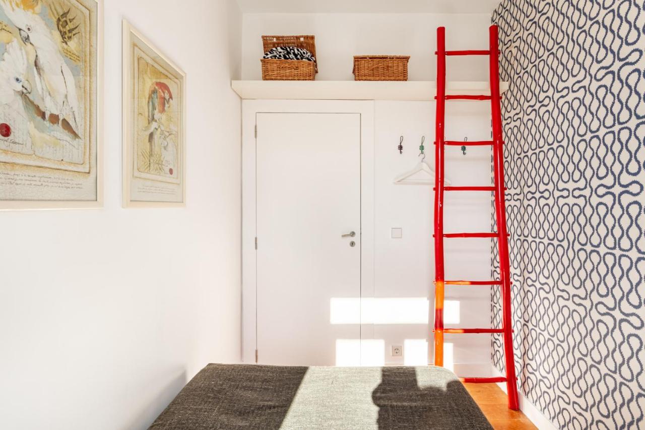 Joivy Chic 2Br Apt In Bairro Alto, 2Mins To Sao Pedro De Alcantara Viewpoint Lisbon Exterior photo