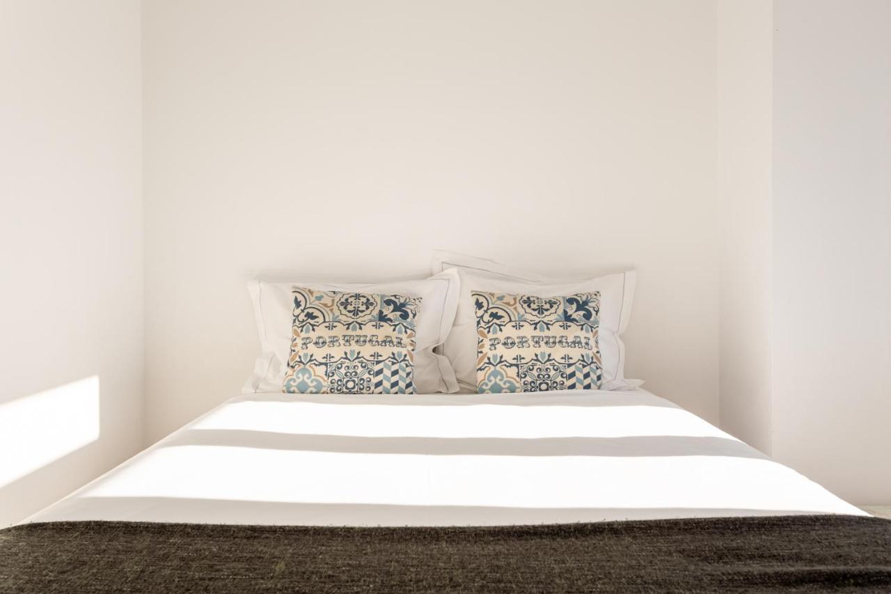 Joivy Chic 2Br Apt In Bairro Alto, 2Mins To Sao Pedro De Alcantara Viewpoint Lisbon Exterior photo